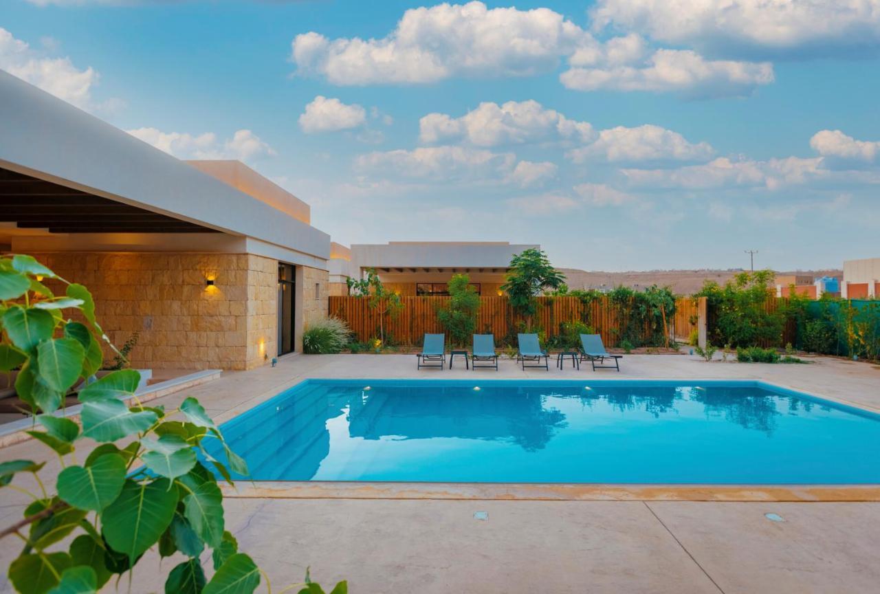 The Valley 5*